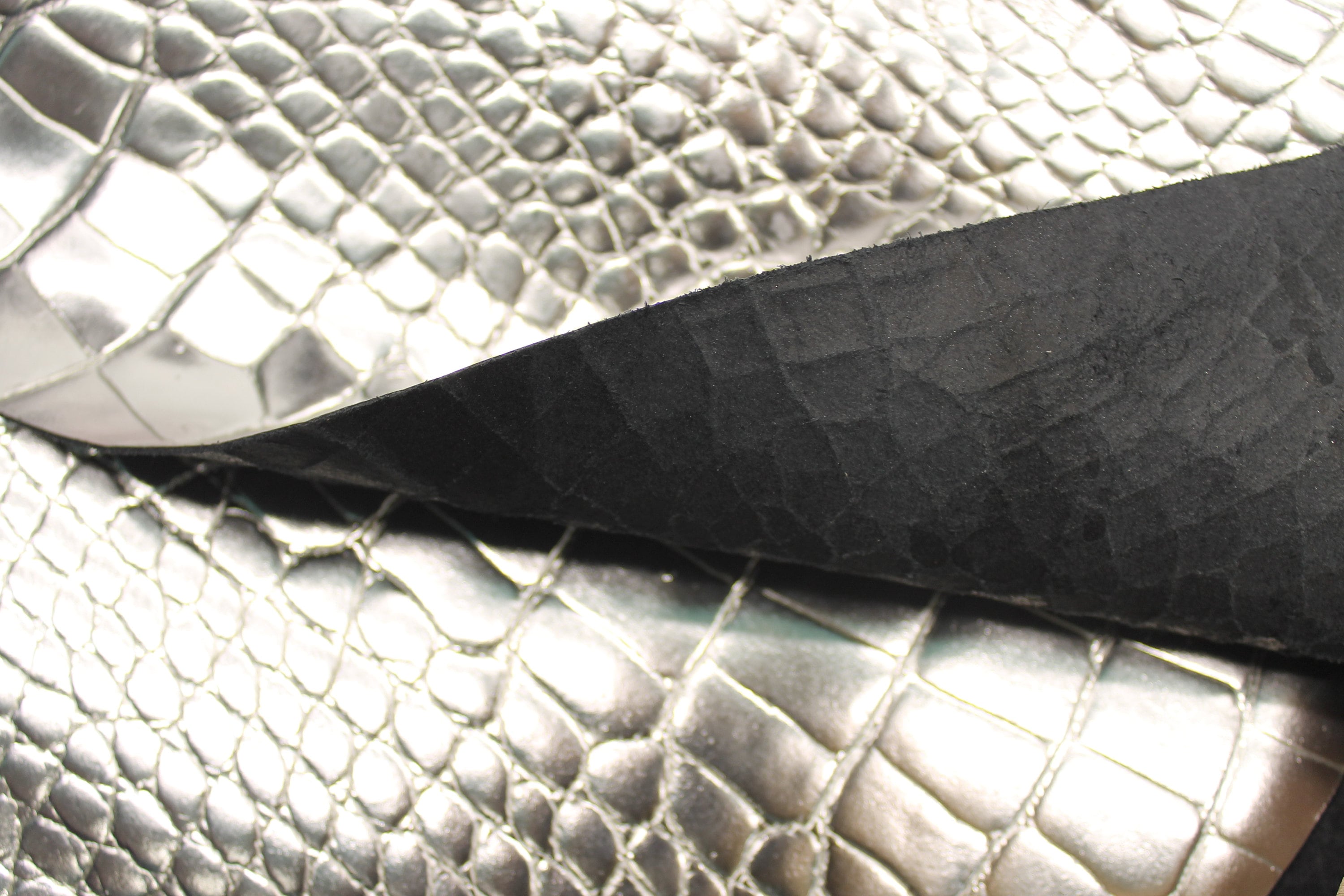 Silver natural leather Crocodile Reptile embossed print | 1 mm 2.5oz  | Silver color | cow embossed hides skins