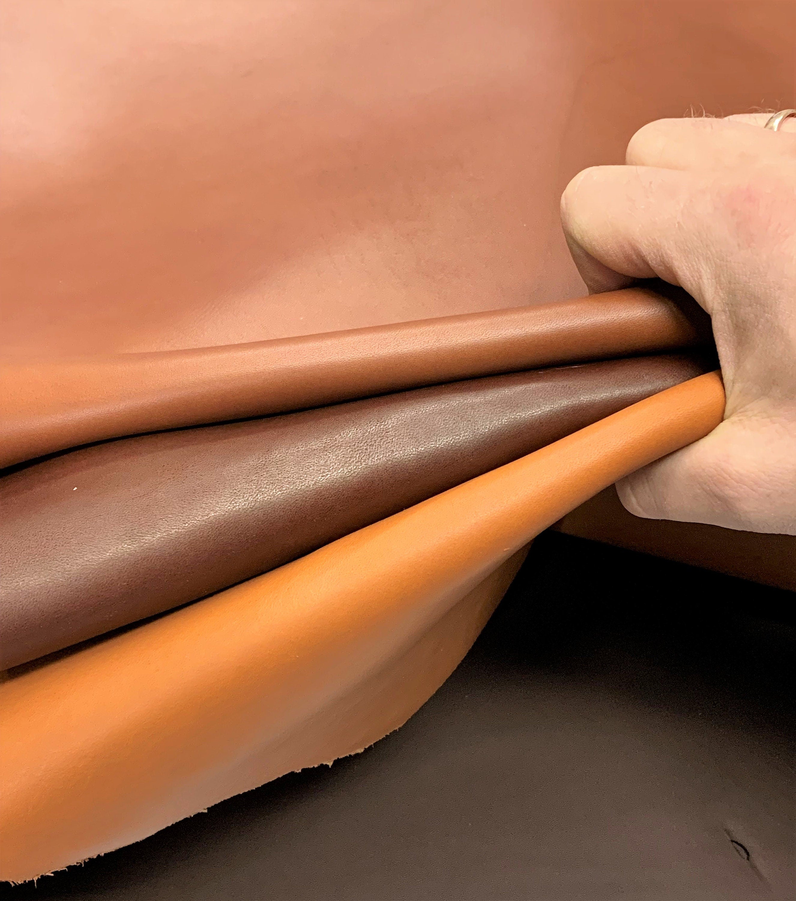 Thick leather sheets | 5-6 oz | 1.8 - 2.6mm | Buffallo Bizon Bull Brown Dark Brown tan cognac colors