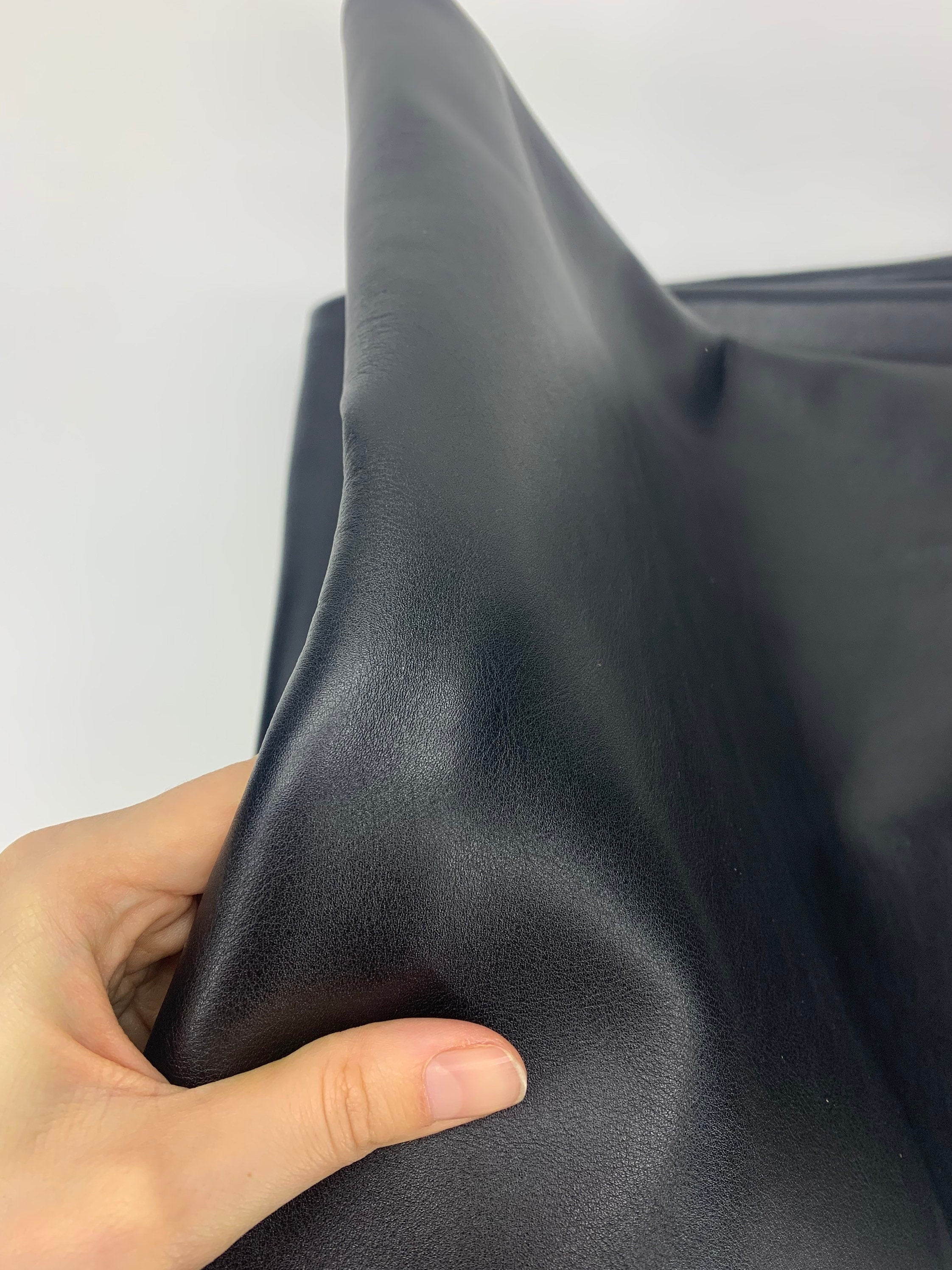 Black Soft Vegetable tanned leather 1.6 mm 3-4 oz  sheets panels