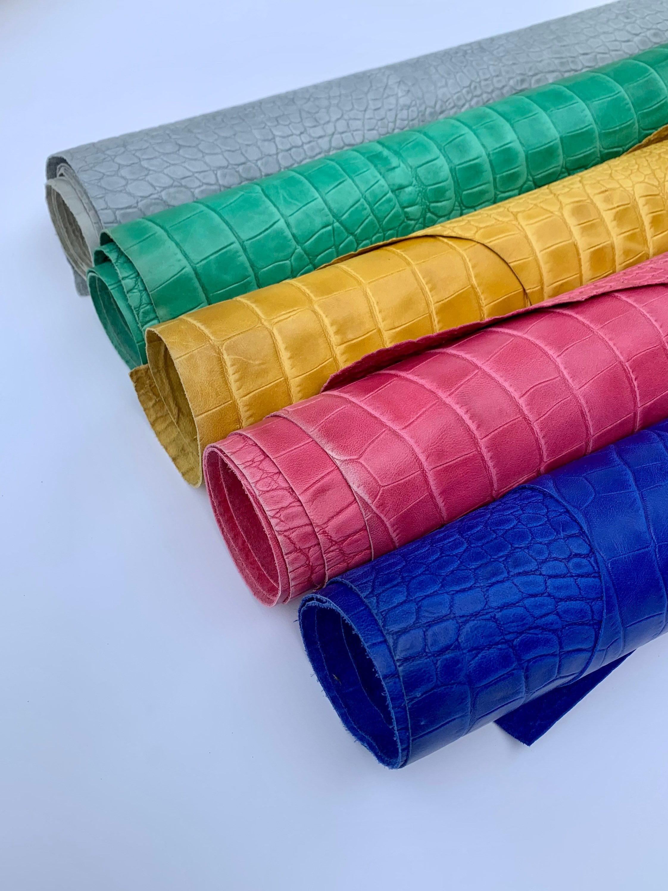 Crocodile Reptile embossed leather | gray green red yellow blue | 0.8-1.0 mm | 2-3 OZ  | sheets pieces | Full Hides Available