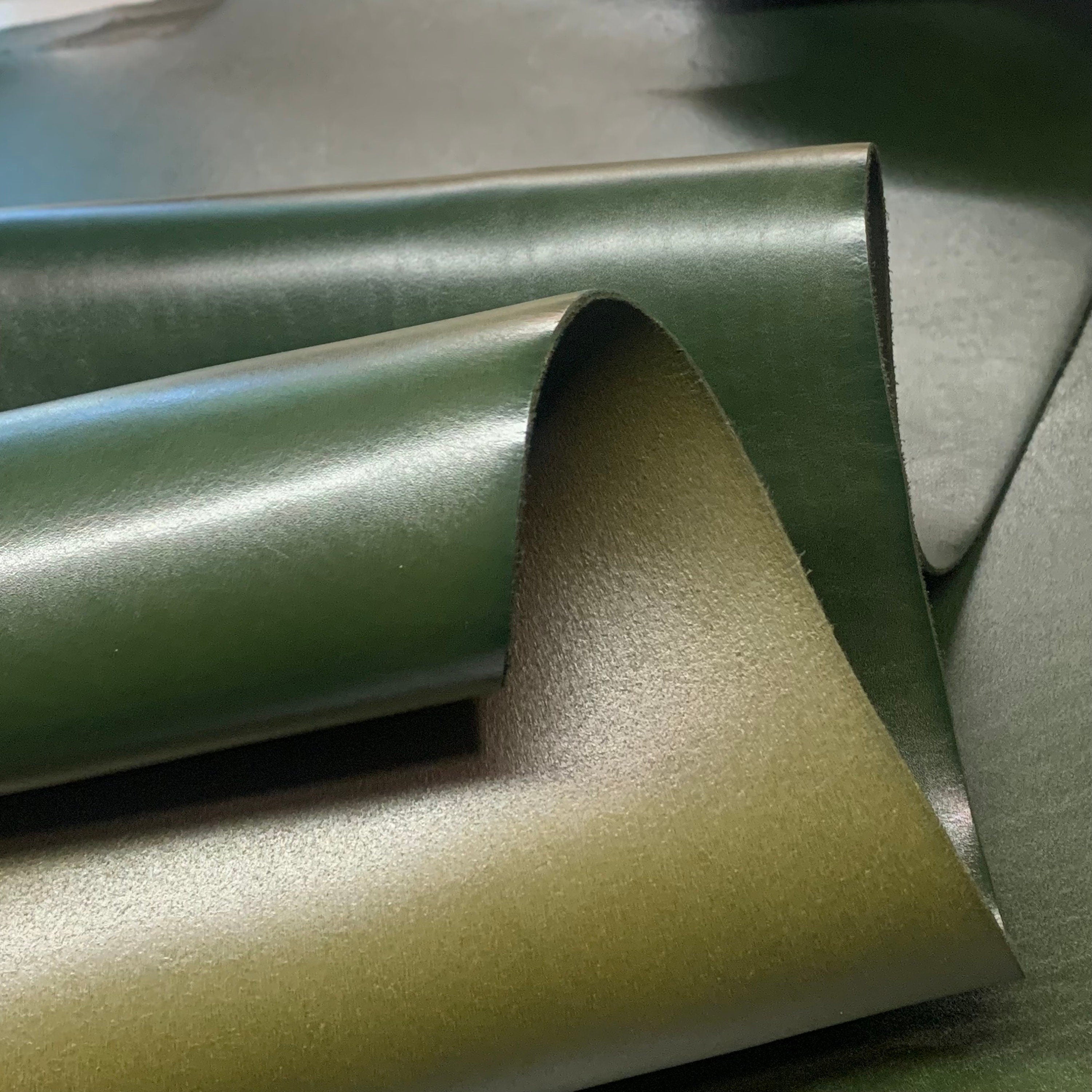 Thick leather green emerald sheets | 7-8 oz | 3mm | Buffallo Bizon Bull | for belts, durable bags, leather craft, bag handles