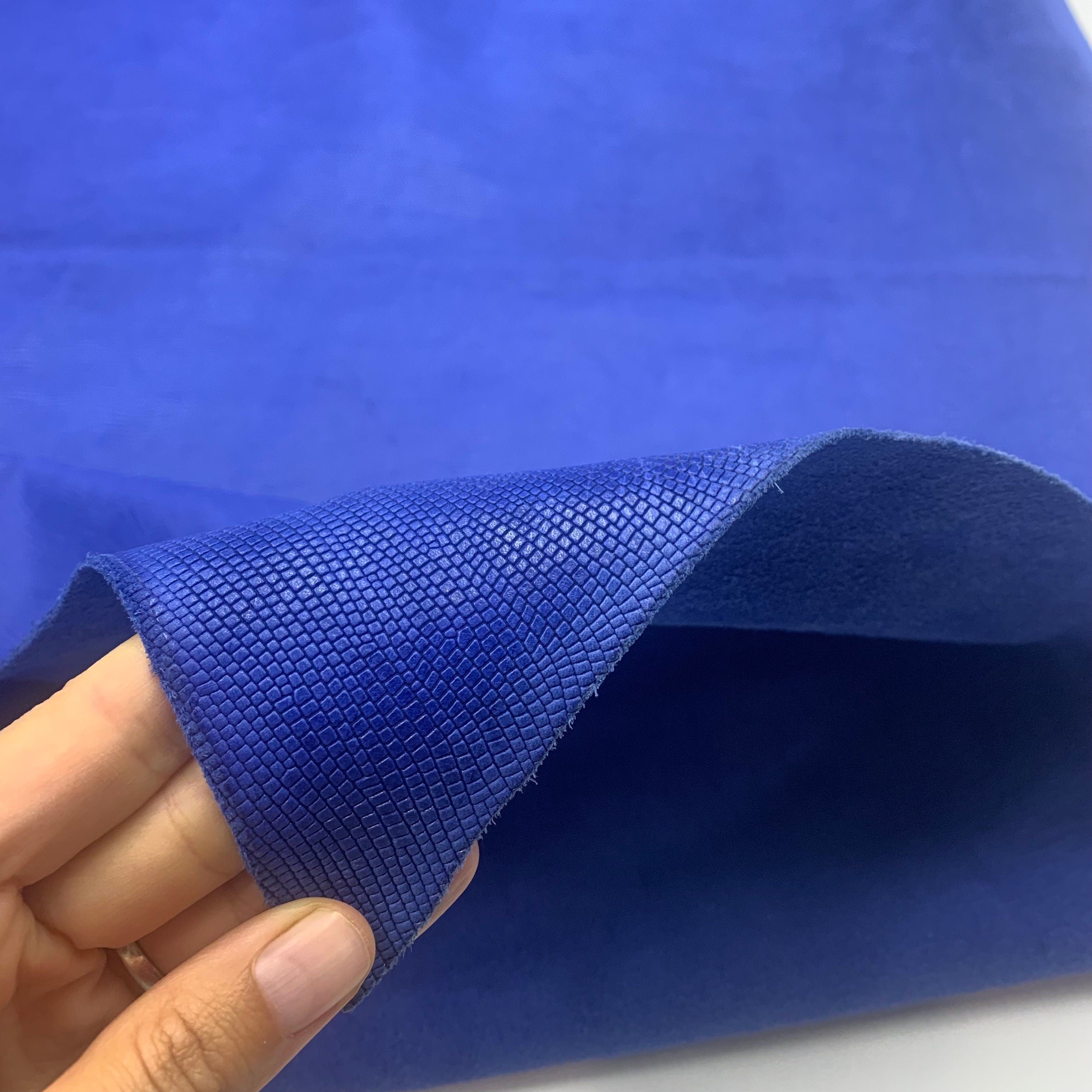 Blue leather Embossed pattern royal | natural leather 1.5 mm or 3-4 oz  | Blue matt color || cow embossed hides for bags unpholstery